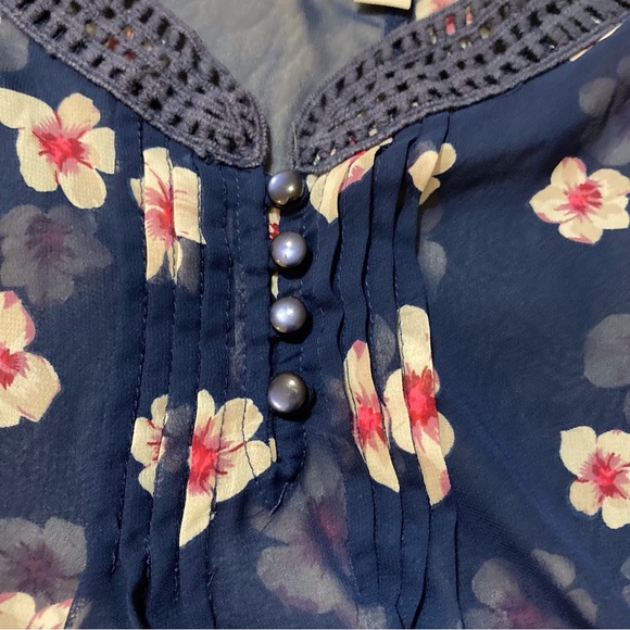 Candie's Blue Embellished Cap Sleeve Blouse | Size XS | Crochet Detail - Picture 7 of 9